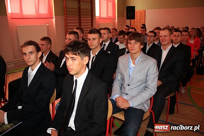 Zdjęcie w galerii na portalu naszraciborz.pl: Niech ten rok będzie dla nas dobry, czyli Inauguracja Roku Szkolnego w ZSBiRR wiadomości z regionu