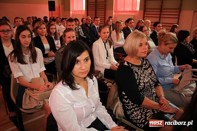 Zdjęcie w galerii na portalu naszraciborz.pl: Niech ten rok będzie dla nas dobry, czyli Inauguracja Roku Szkolnego w ZSBiRR wiadomości z regionu