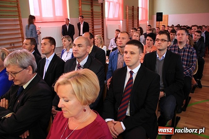 Zdjęcie w galerii na portalu naszraciborz.pl: Niech ten rok będzie dla nas dobry, czyli Inauguracja Roku Szkolnego w ZSBiRR wiadomości z regionu
