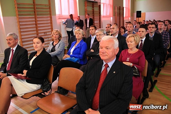 Zdjęcie w galerii na portalu naszraciborz.pl: Niech ten rok będzie dla nas dobry, czyli Inauguracja Roku Szkolnego w ZSBiRR wiadomości z regionu