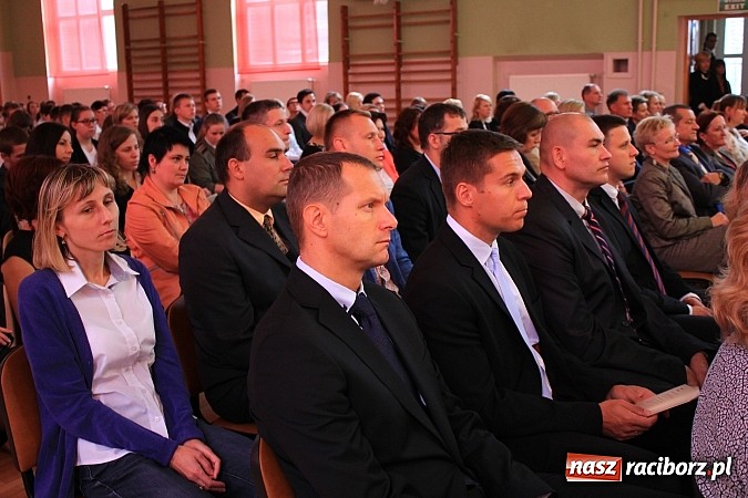 Zdjęcie w galerii na portalu naszraciborz.pl: Niech ten rok będzie dla nas dobry, czyli Inauguracja Roku Szkolnego w ZSBiRR wiadomości z regionu