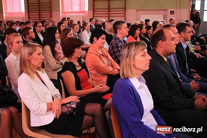 Zdjęcie w galerii na portalu naszraciborz.pl: Niech ten rok będzie dla nas dobry, czyli Inauguracja Roku Szkolnego w ZSBiRR wiadomości z regionu