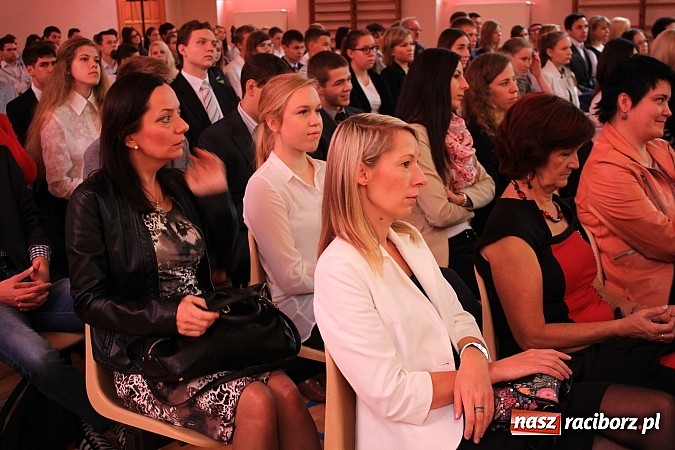Zdjęcie w galerii na portalu naszraciborz.pl: Niech ten rok będzie dla nas dobry, czyli Inauguracja Roku Szkolnego w ZSBiRR wiadomości z regionu
