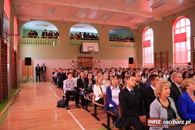 Zdjęcie w galerii na portalu naszraciborz.pl: Niech ten rok będzie dla nas dobry, czyli Inauguracja Roku Szkolnego w ZSBiRR wiadomości z regionu