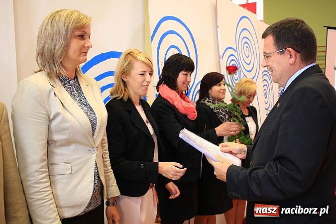 Zdjęcie w galerii na portalu naszraciborz.pl: Niech ten rok będzie dla nas dobry, czyli Inauguracja Roku Szkolnego w ZSBiRR wiadomości z regionu