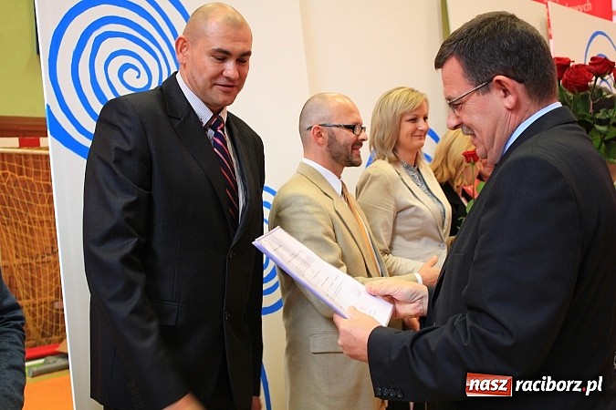 Zdjęcie w galerii na portalu naszraciborz.pl: Niech ten rok będzie dla nas dobry, czyli Inauguracja Roku Szkolnego w ZSBiRR wiadomości z regionu