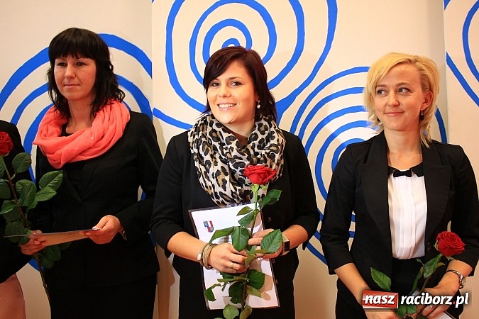 Zdjęcie w galerii na portalu naszraciborz.pl: Niech ten rok będzie dla nas dobry, czyli Inauguracja Roku Szkolnego w ZSBiRR wiadomości z regionu