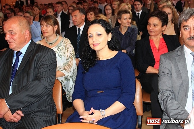 Zdjęcie w galerii na portalu naszraciborz.pl: Niech ten rok będzie dla nas dobry, czyli Inauguracja Roku Szkolnego w ZSBiRR wiadomości z regionu