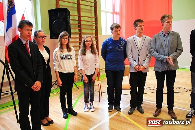 Zdjęcie w galerii na portalu naszraciborz.pl: Niech ten rok będzie dla nas dobry, czyli Inauguracja Roku Szkolnego w ZSBiRR wiadomości z regionu