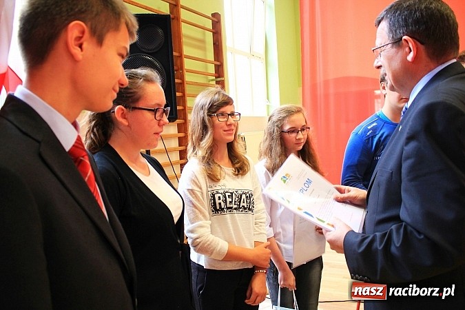 Zdjęcie w galerii na portalu naszraciborz.pl: Niech ten rok będzie dla nas dobry, czyli Inauguracja Roku Szkolnego w ZSBiRR wiadomości z regionu