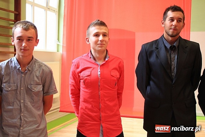 Zdjęcie w galerii na portalu naszraciborz.pl: Niech ten rok będzie dla nas dobry, czyli Inauguracja Roku Szkolnego w ZSBiRR wiadomości z regionu