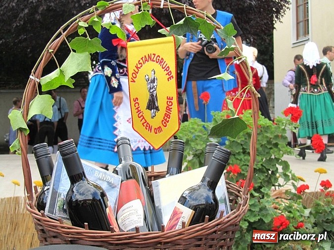 Zdjęcie w galerii na portalu naszraciborz.pl: Wojaże Źródła: przed Meksykiem Austria wiadomości z regionu