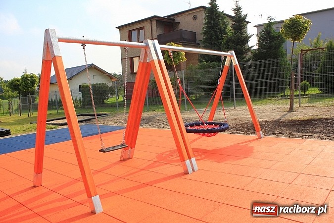 Zdjęcie w galerii na portalu naszraciborz.pl: Nowy plac zabaw w Markowicach! wiadomości z regionu