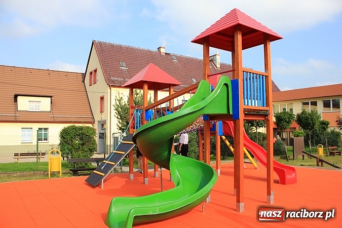 Zdjęcie w galerii na portalu naszraciborz.pl: Nowy plac zabaw w Markowicach! wiadomości z regionu