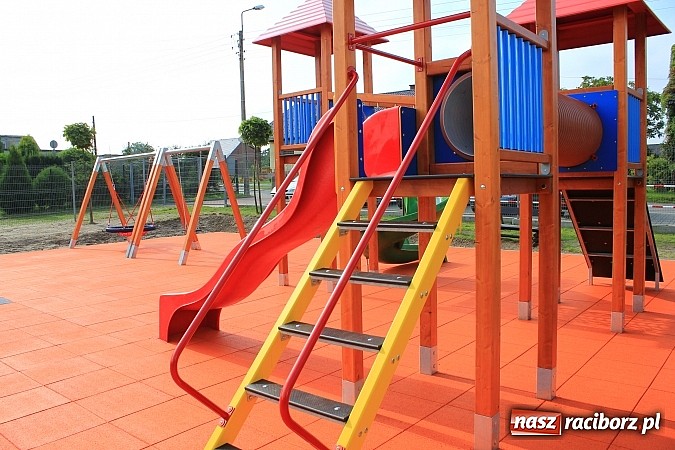 Zdjęcie w galerii na portalu naszraciborz.pl: Nowy plac zabaw w Markowicach! wiadomości z regionu