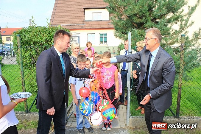 Zdjęcie w galerii na portalu naszraciborz.pl: Nowy plac zabaw w Markowicach! wiadomości z regionu