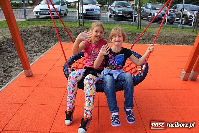 Zdjęcie w galerii na portalu naszraciborz.pl: Nowy plac zabaw w Markowicach! wiadomości z regionu