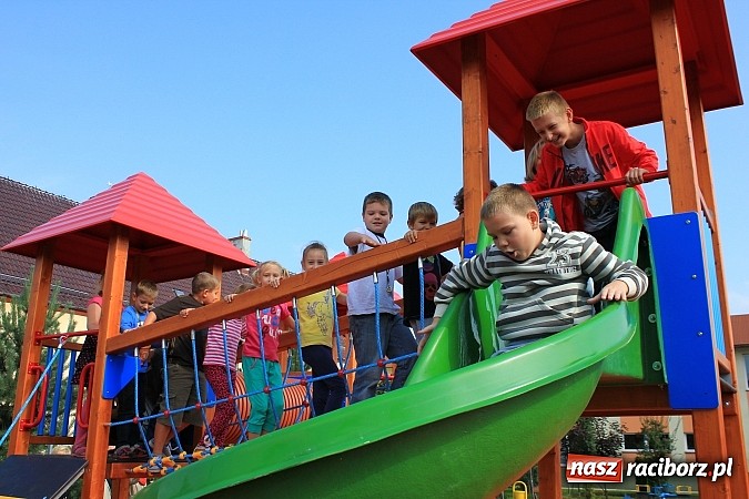 Zdjęcie w galerii na portalu naszraciborz.pl: Nowy plac zabaw w Markowicach! wiadomości z regionu