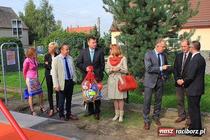 Zdjęcie w galerii na portalu naszraciborz.pl: Nowy plac zabaw w Markowicach! wiadomości z regionu