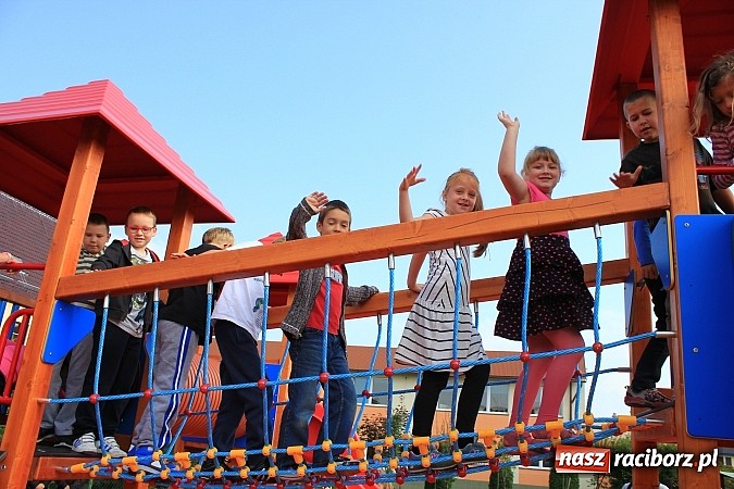 Zdjęcie w galerii na portalu naszraciborz.pl: Nowy plac zabaw w Markowicach! wiadomości z regionu