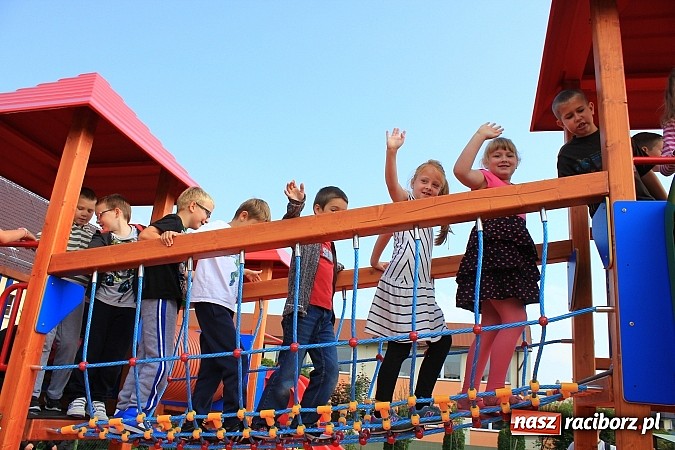 Zdjęcie w galerii na portalu naszraciborz.pl: Nowy plac zabaw w Markowicach! wiadomości z regionu