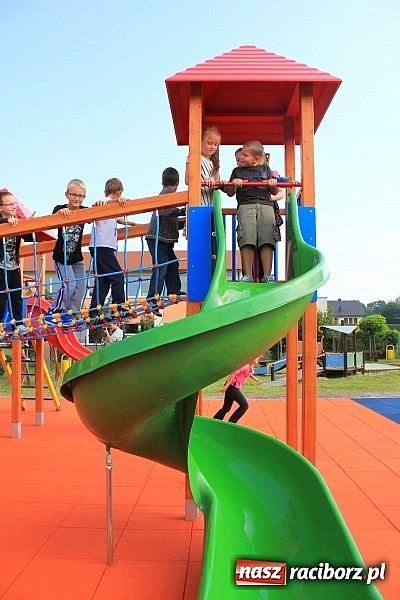 Zdjęcie w galerii na portalu naszraciborz.pl: Nowy plac zabaw w Markowicach! wiadomości z regionu
