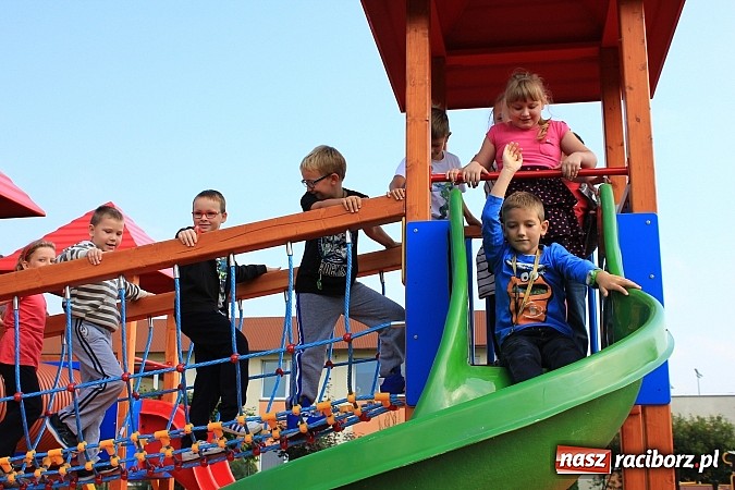Zdjęcie w galerii na portalu naszraciborz.pl: Nowy plac zabaw w Markowicach! wiadomości z regionu