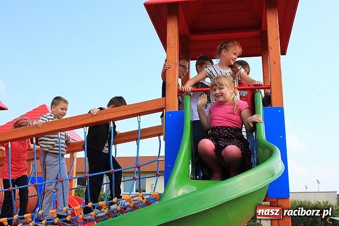 Zdjęcie w galerii na portalu naszraciborz.pl: Nowy plac zabaw w Markowicach! wiadomości z regionu