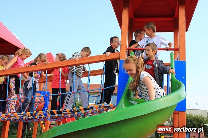 Zdjęcie w galerii na portalu naszraciborz.pl: Nowy plac zabaw w Markowicach! wiadomości z regionu