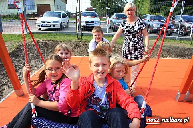 Zdjęcie w galerii na portalu naszraciborz.pl: Nowy plac zabaw w Markowicach! wiadomości z regionu