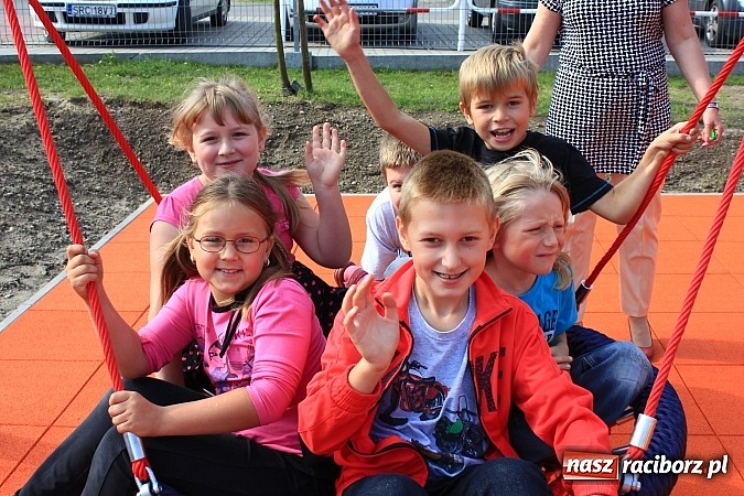 Zdjęcie w galerii na portalu naszraciborz.pl: Nowy plac zabaw w Markowicach! wiadomości z regionu