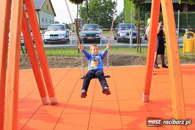 Zdjęcie w galerii na portalu naszraciborz.pl: Nowy plac zabaw w Markowicach! wiadomości z regionu