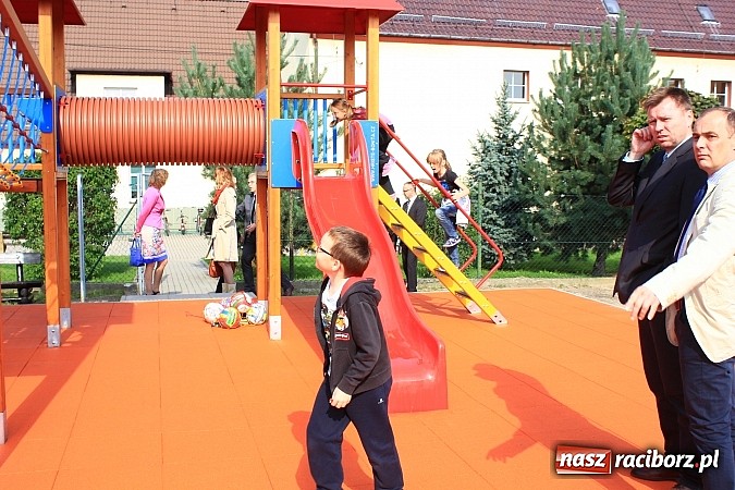 Zdjęcie w galerii na portalu naszraciborz.pl: Nowy plac zabaw w Markowicach! wiadomości z regionu