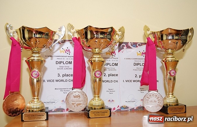 Zdjęcie w galerii na portalu naszraciborz.pl: Mażoretki Tęcza aż trzy razy na podium Mistrzostw Świata w Pradze! wiadomości z regionu