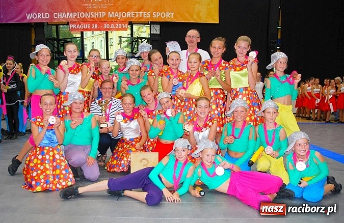 Zdjęcie w galerii na portalu naszraciborz.pl: Mażoretki Tęcza aż trzy razy na podium Mistrzostw Świata w Pradze! wiadomości z regionu