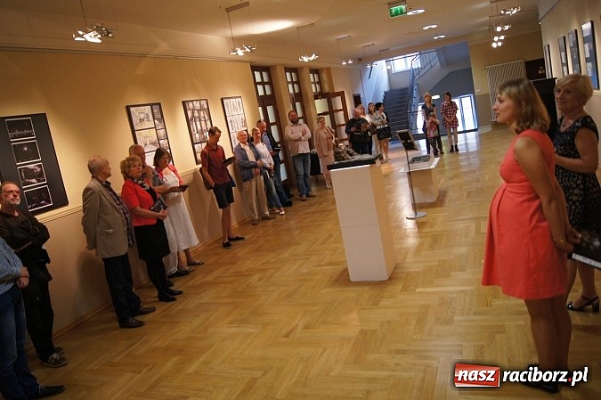 Zdjęcie w galerii na portalu naszraciborz.pl: Ptaki Zofii Wierchowicz w Galerii Sztuki Współczesnej w RCK wiadomości z regionu