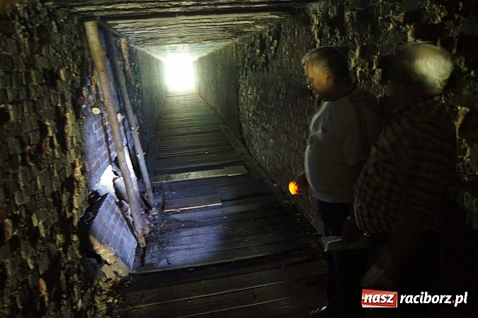 Zdjęcie w galerii na portalu naszraciborz.pl: Mieszkańcy G&oacute;rek Śląskich sami udrożnili tunel wiadomości z regionu