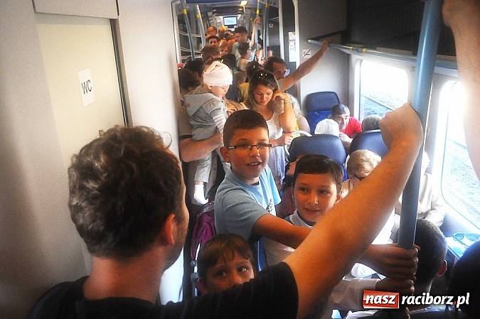 Zdjęcie w galerii na portalu naszraciborz.pl: Na dworcu zorganizowano I Piknik Kolejowy wiadomości z regionu