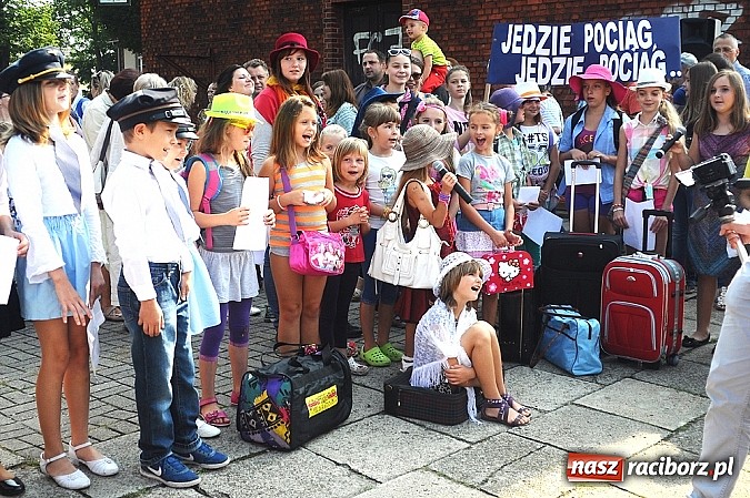 Zdjęcie w galerii na portalu naszraciborz.pl: Na dworcu zorganizowano I Piknik Kolejowy wiadomości z regionu