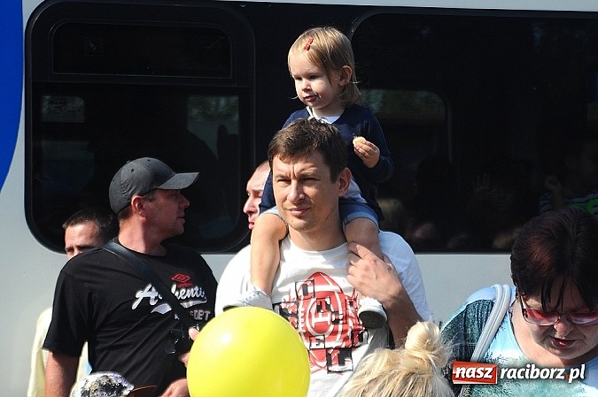 Zdjęcie w galerii na portalu naszraciborz.pl: Na dworcu zorganizowano I Piknik Kolejowy wiadomości z regionu