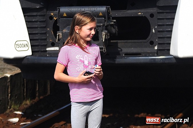 Zdjęcie w galerii na portalu naszraciborz.pl: Na dworcu zorganizowano I Piknik Kolejowy wiadomości z regionu