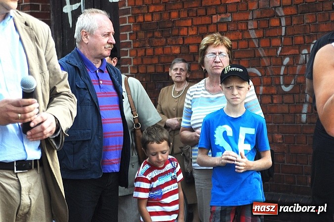 Zdjęcie w galerii na portalu naszraciborz.pl: Na dworcu zorganizowano I Piknik Kolejowy wiadomości z regionu