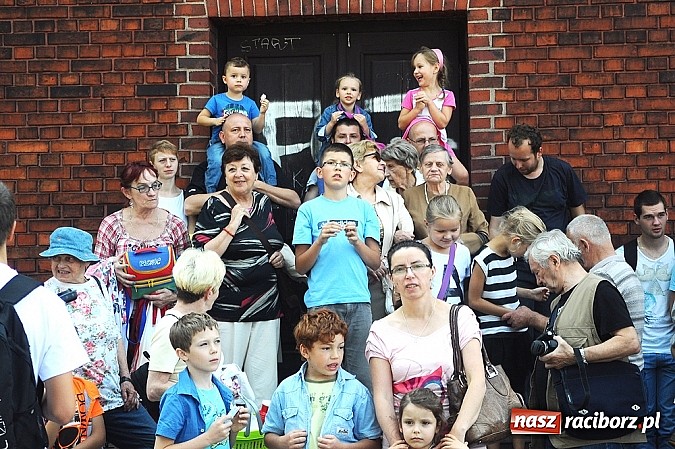 Zdjęcie w galerii na portalu naszraciborz.pl: Na dworcu zorganizowano I Piknik Kolejowy wiadomości z regionu