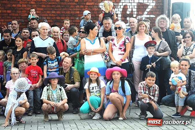 Zdjęcie w galerii na portalu naszraciborz.pl: Na dworcu zorganizowano I Piknik Kolejowy wiadomości z regionu