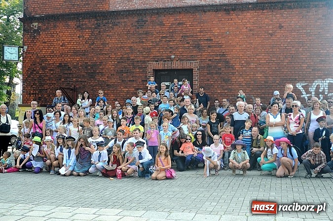 Zdjęcie w galerii na portalu naszraciborz.pl: Na dworcu zorganizowano I Piknik Kolejowy wiadomości z regionu