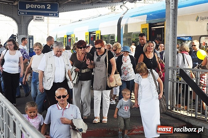 Zdjęcie w galerii na portalu naszraciborz.pl: Na dworcu zorganizowano I Piknik Kolejowy wiadomości z regionu