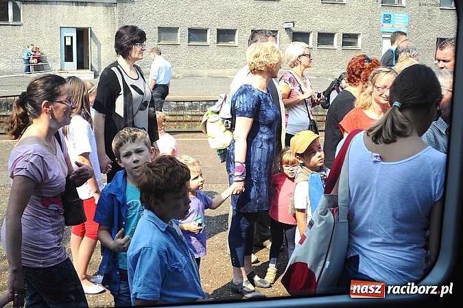 Zdjęcie w galerii na portalu naszraciborz.pl: Na dworcu zorganizowano I Piknik Kolejowy wiadomości z regionu