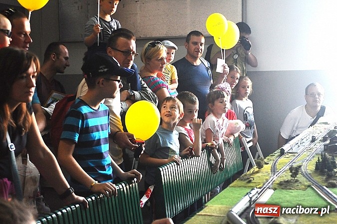 Zdjęcie w galerii na portalu naszraciborz.pl: Na dworcu zorganizowano I Piknik Kolejowy wiadomości z regionu