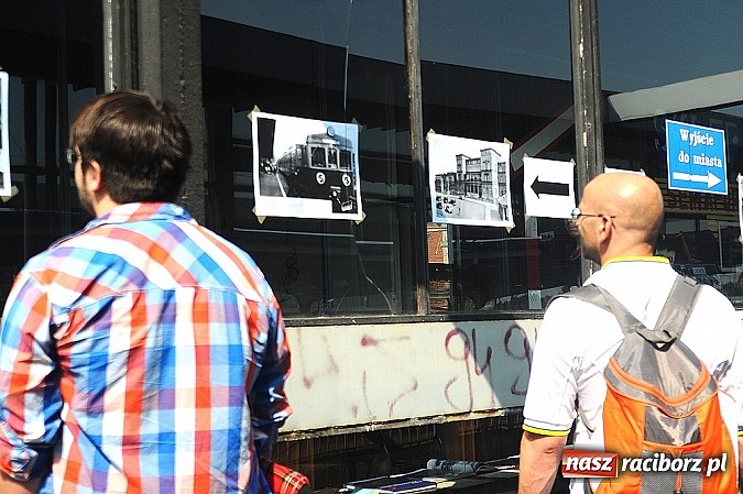 Zdjęcie w galerii na portalu naszraciborz.pl: Na dworcu zorganizowano I Piknik Kolejowy wiadomości z regionu