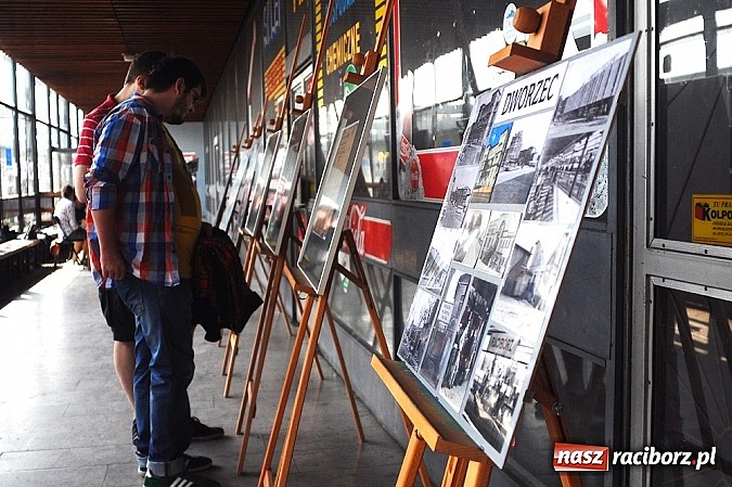 Zdjęcie w galerii na portalu naszraciborz.pl: Na dworcu zorganizowano I Piknik Kolejowy wiadomości z regionu